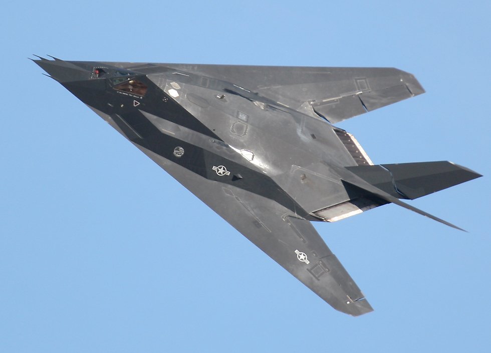 F-117 Nighthawk   (click here to open a new window with this photo in computer wallpaper format)
