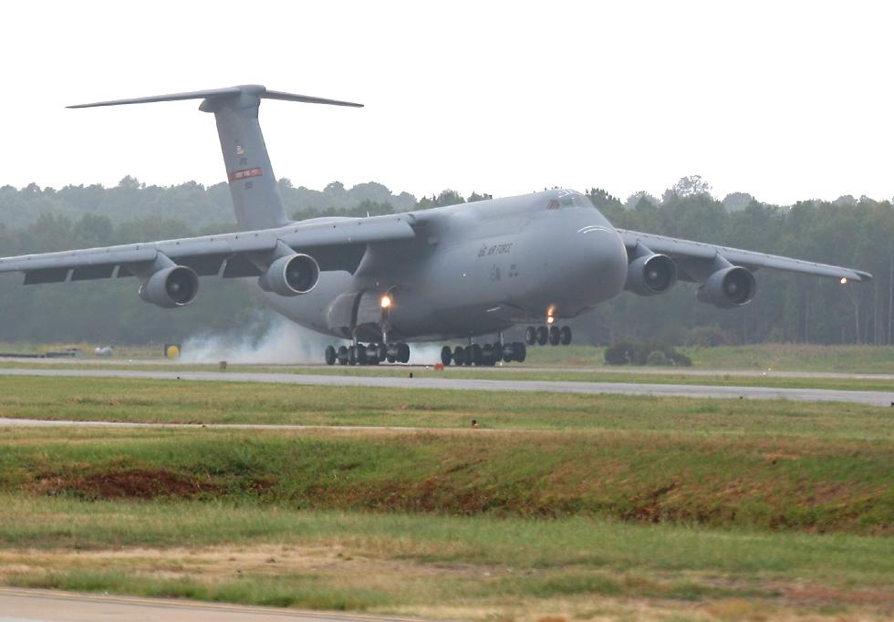 C-5 Galaxy landing   (click here to open a new window with this photo in computer wallpaper format)