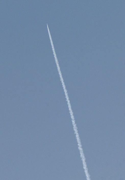 SpaceShipOne climbing under its own power