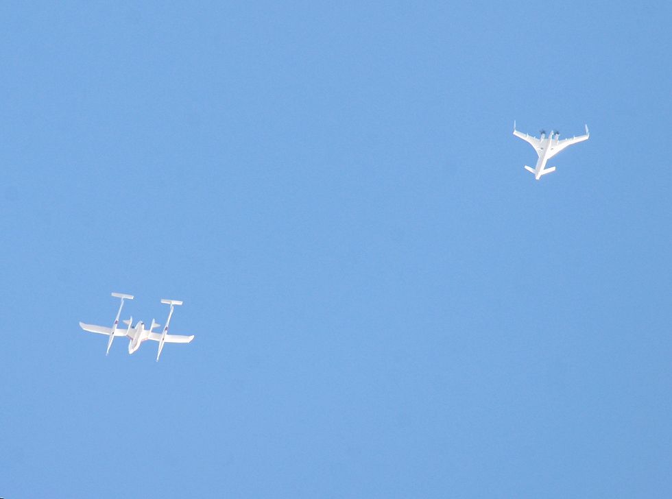 White Knight, SpaceShipOne and the StarShip chase plane