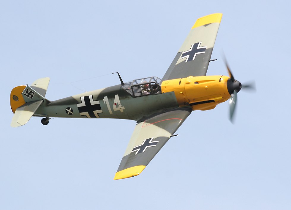 Messerschmitt Bf109E 'Emil'   (click here to open a new window with this photo in computer wallpaper format)
