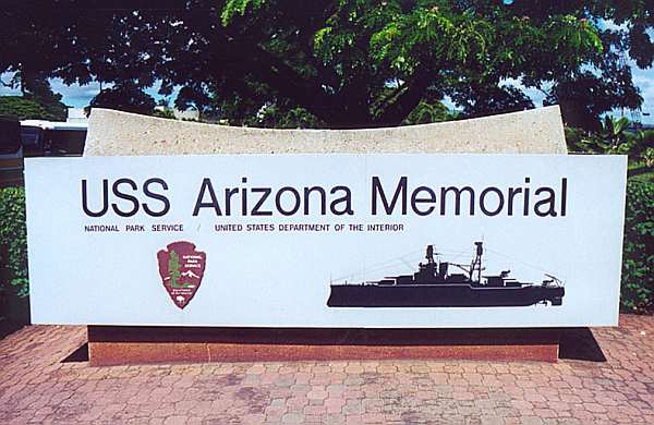 entrance sign for the USS Arizona visitors center