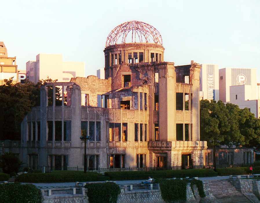 Building Atomic Bomb