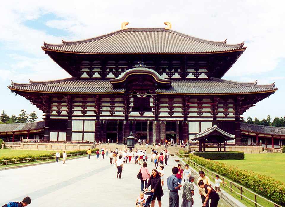 Hall of the Great Buddha from front on
