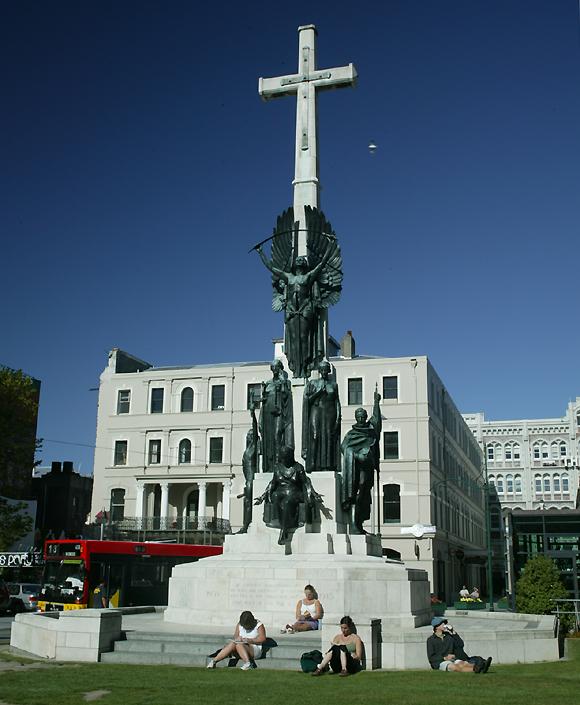 christchurch statue