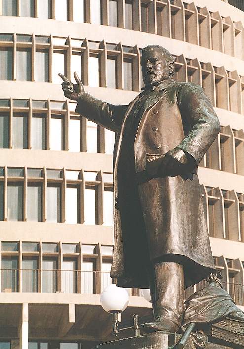 statue of Richard Seddon