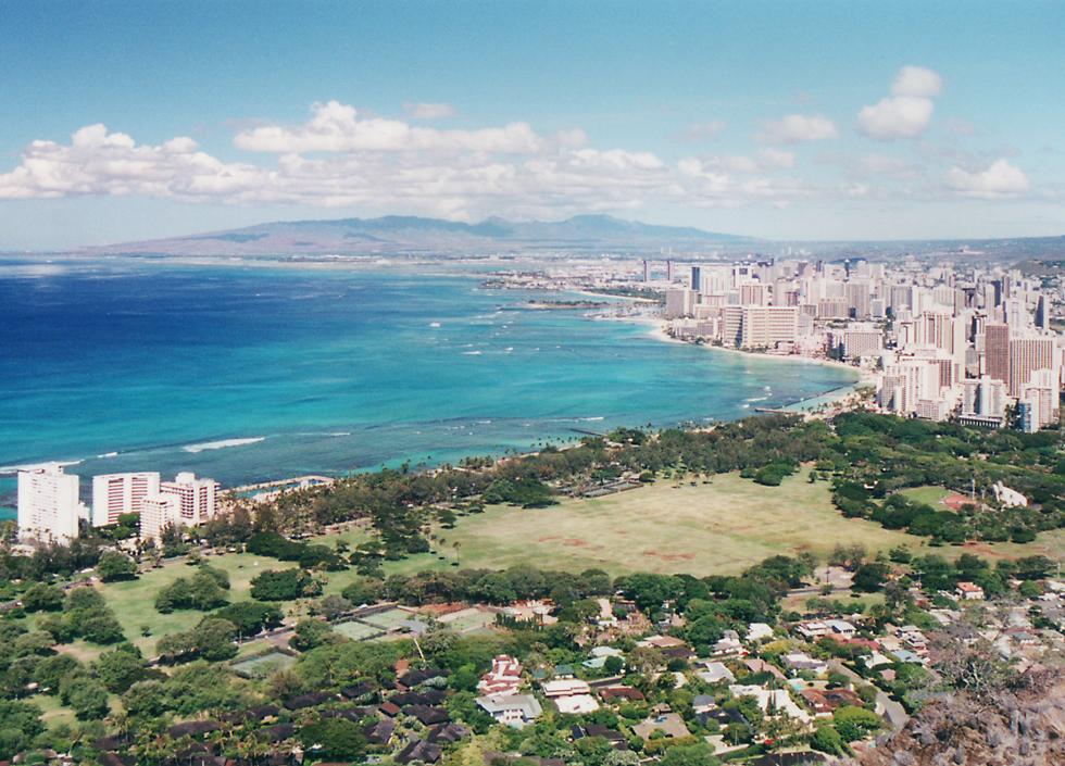 Waikiki   (click here to open a new window with this photo in computer wallpaper format)