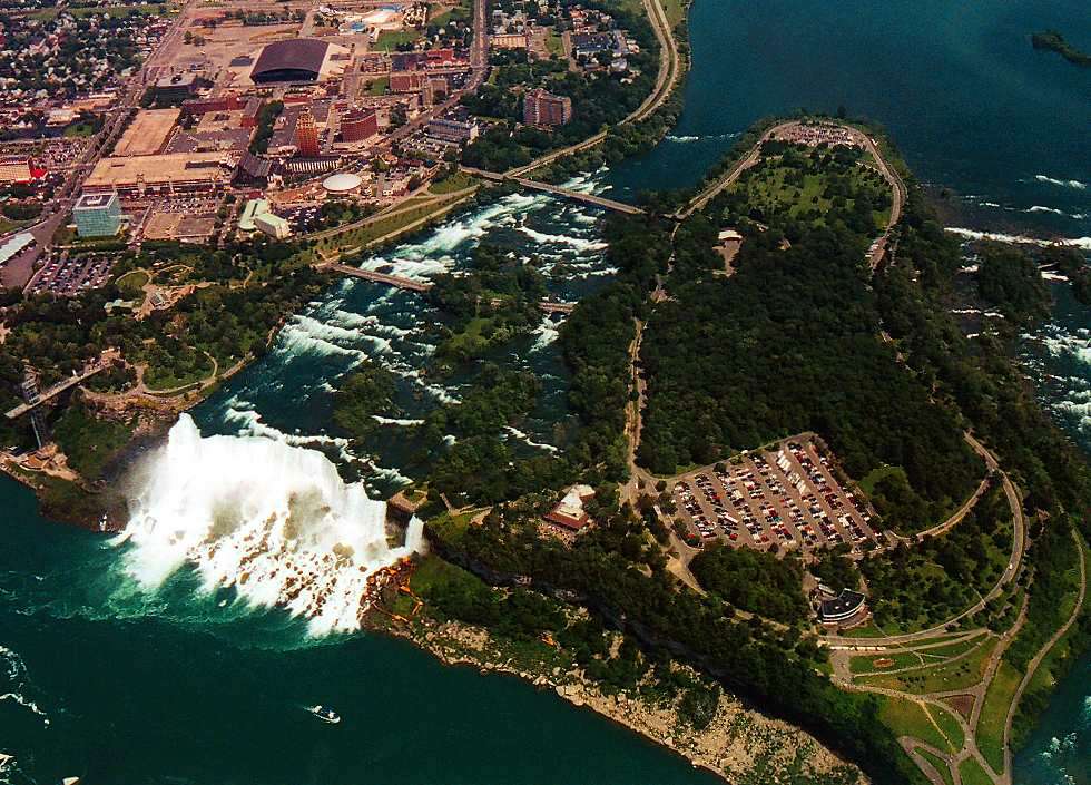 The American Falls and Goat Island