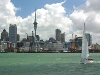 sailing on Auckland's Waitemata Harbour photographed in January of 2003 using a Canon D60 digital camera and Canon 28-105mm lens set to 55mm  (1/250th second, f6.7, ISO 100)
